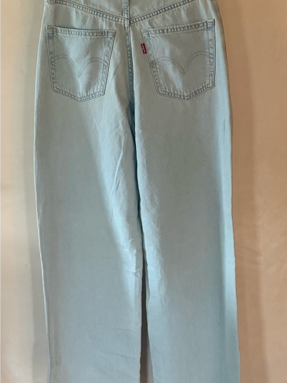 Levi's Women's Cinch Baggy Jeans - Picture 2 of 7